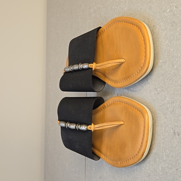 The Flexx black & tan Rain Maker slide thong beaded elastic flip flop, size 8 - Picture 3 of 8